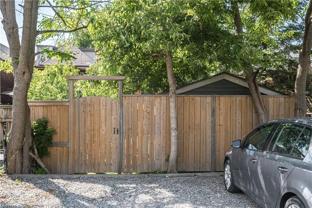 55 Erie Avenue Property Photo 39