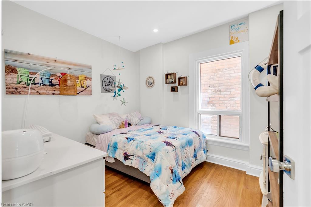 76 Pearl Street N Property Photo 37