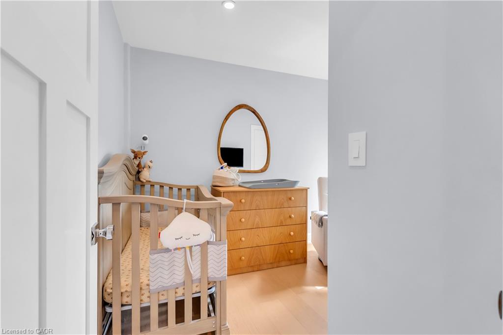 76 Pearl Street N Property Photo 38