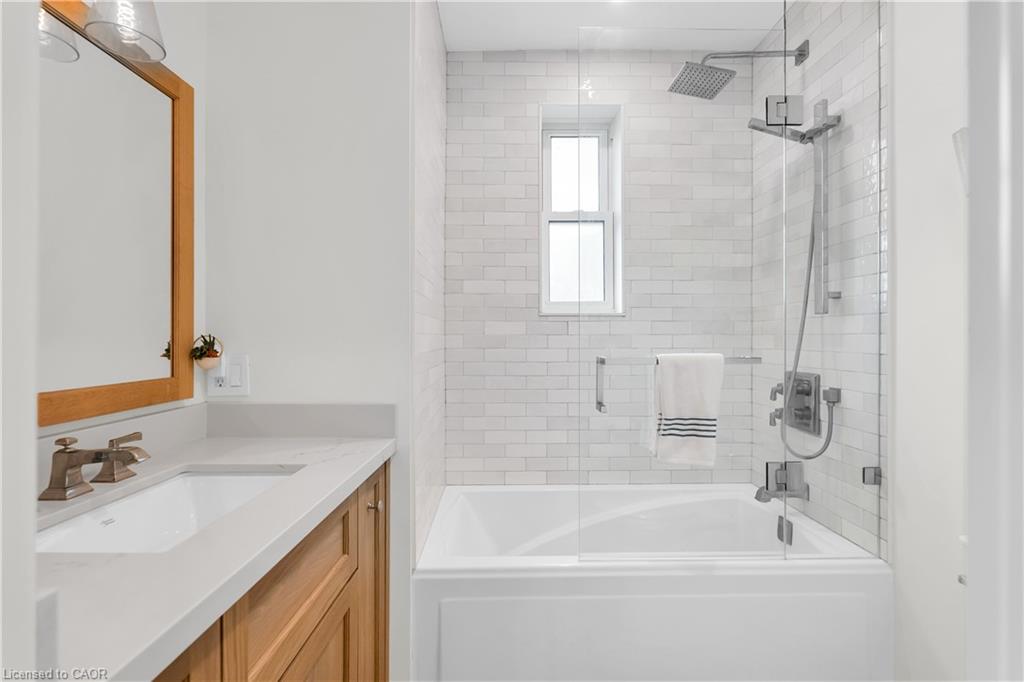 76 Pearl Street N Property Photo 40