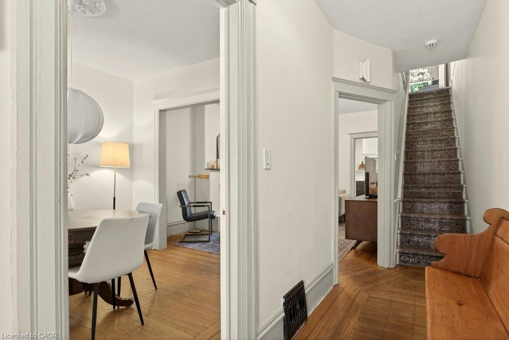 148 Dundurn Street N Property Photo 6