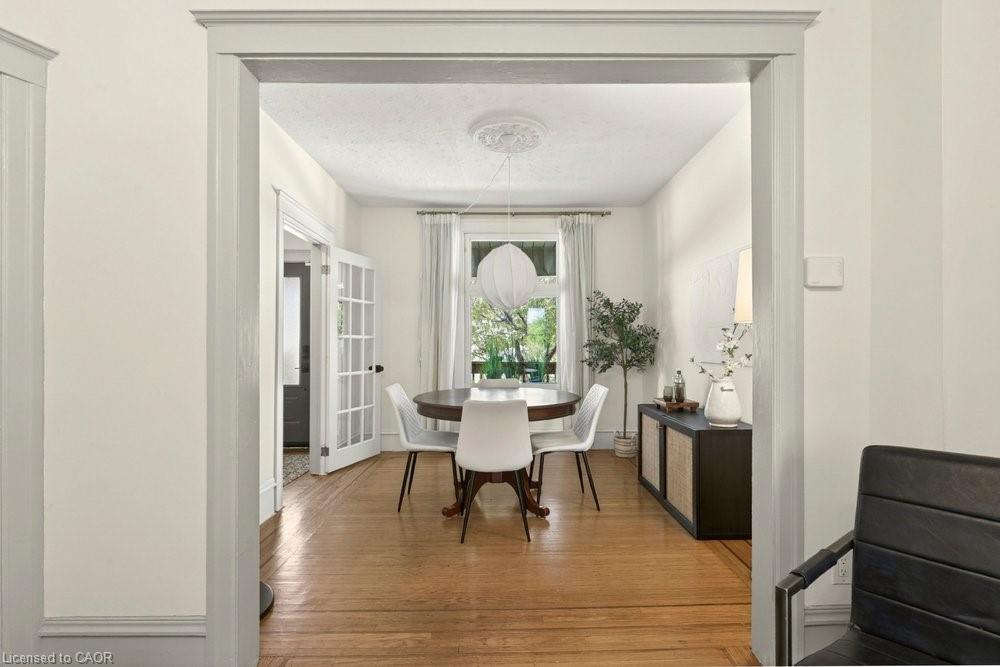148 Dundurn Street N Property Photo 8