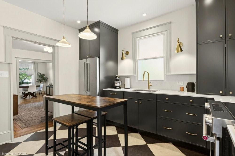 148 Dundurn Street N Property Photo 18