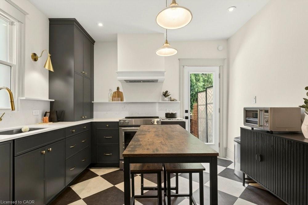 148 Dundurn Street N Property Photo 20