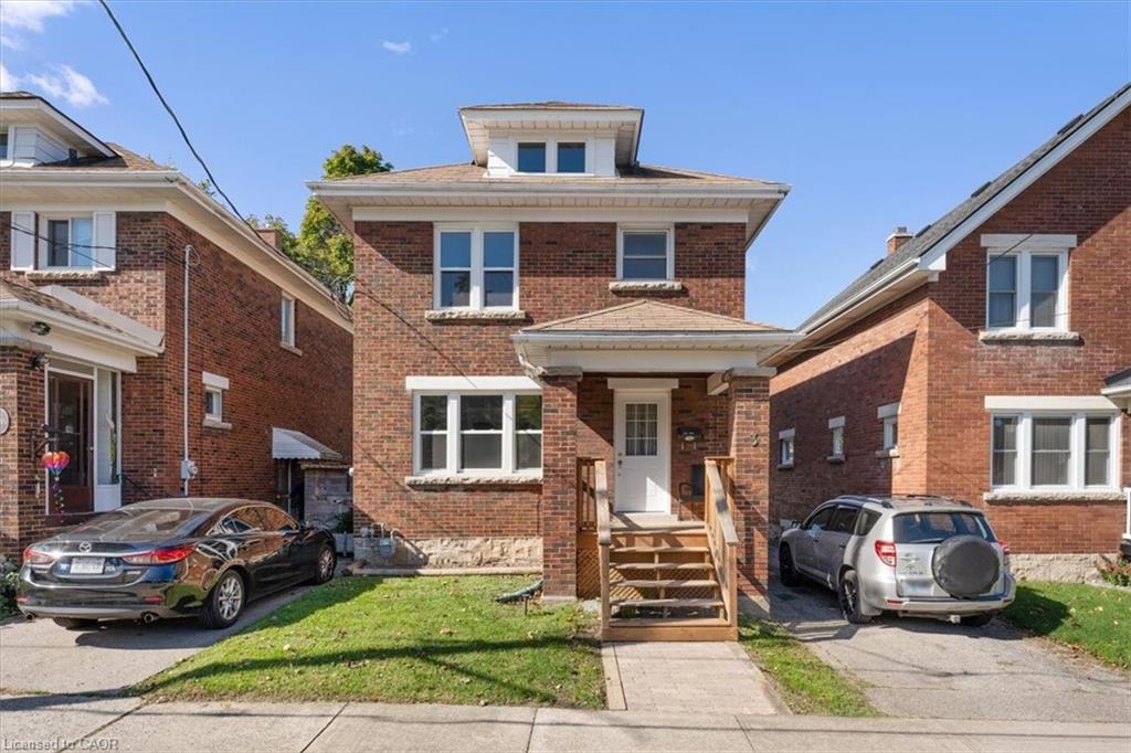 3 Carleton Street S Property Photo 1