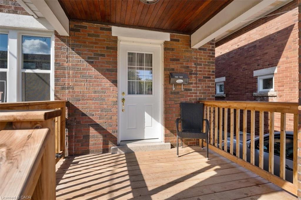 3 Carleton Street S Property Photo 2