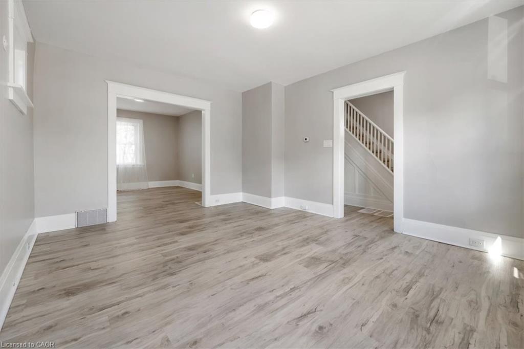 3 Carleton Street S Property Photo 5