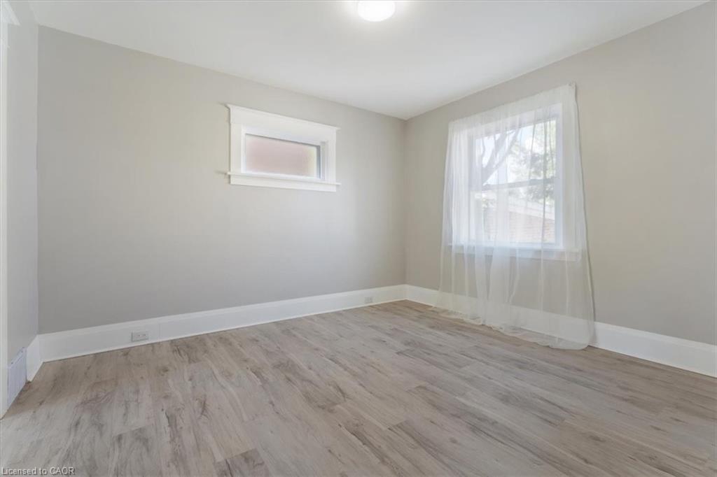 3 Carleton Street S Property Photo 7