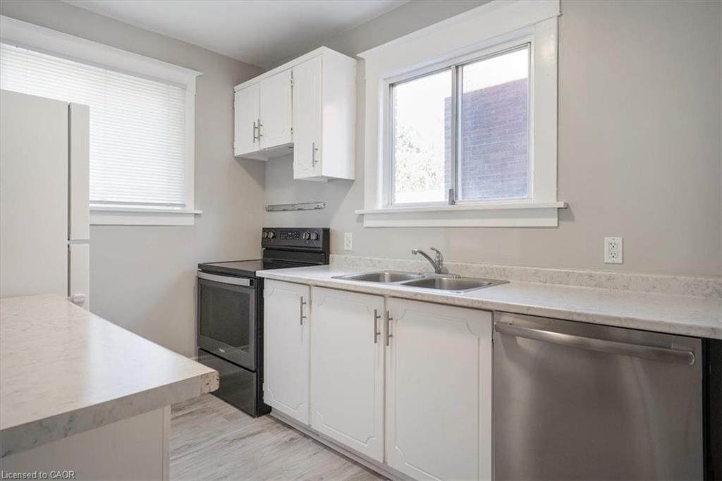 3 Carleton Street S Property Photo 8