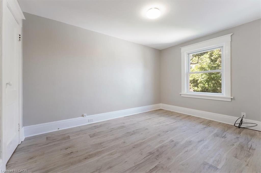 3 Carleton Street S Property Photo 18