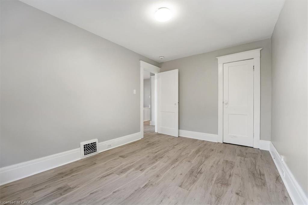3 Carleton Street S Property Photo 19