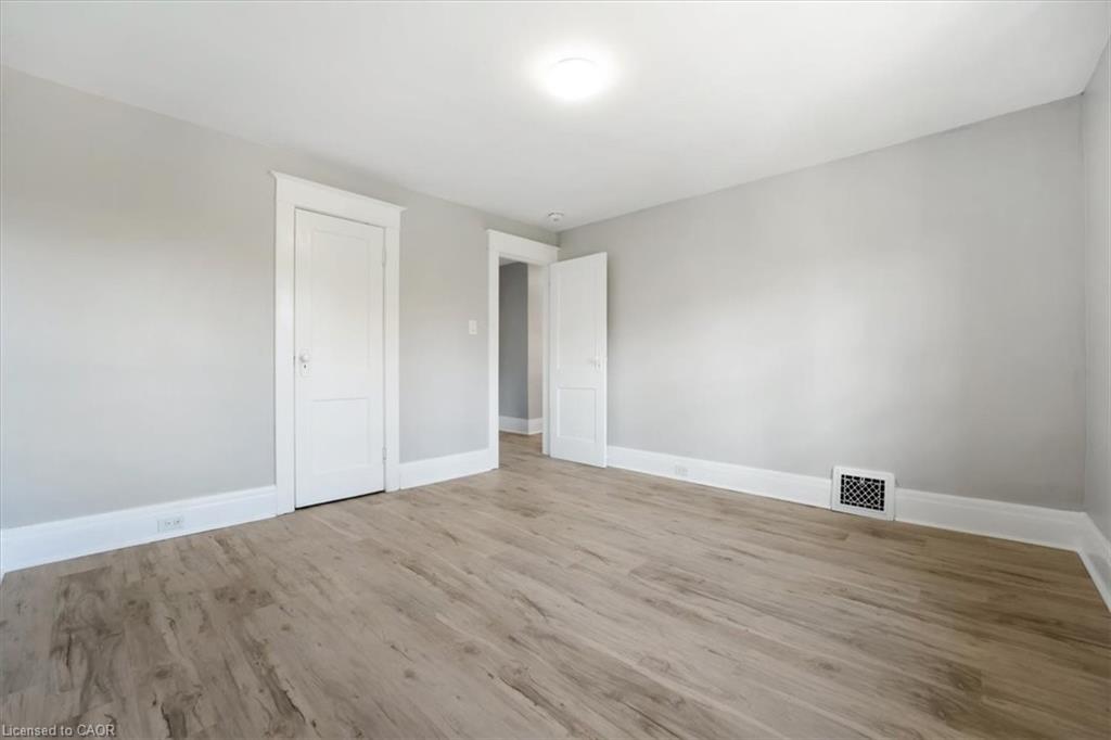 3 Carleton Street S Property Photo 21
