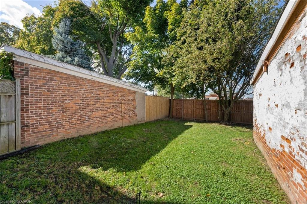 3 Carleton Street S Property Photo 27