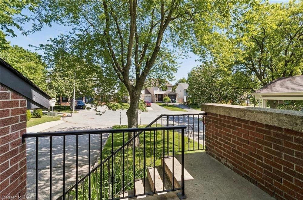 32 Lansing Square Property Photo 5