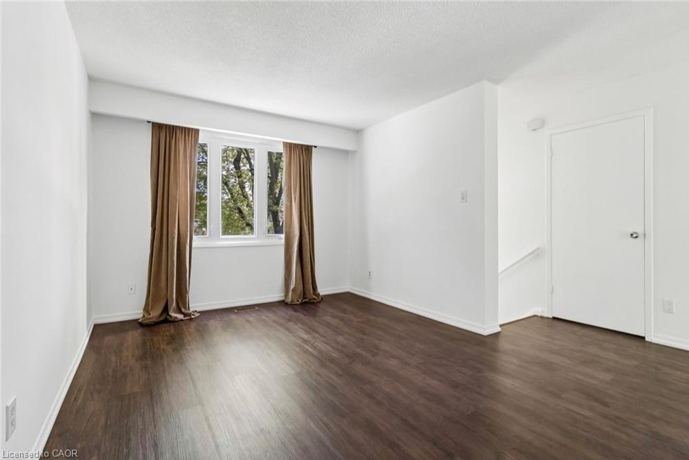 32 Lansing Square Property Photo 10