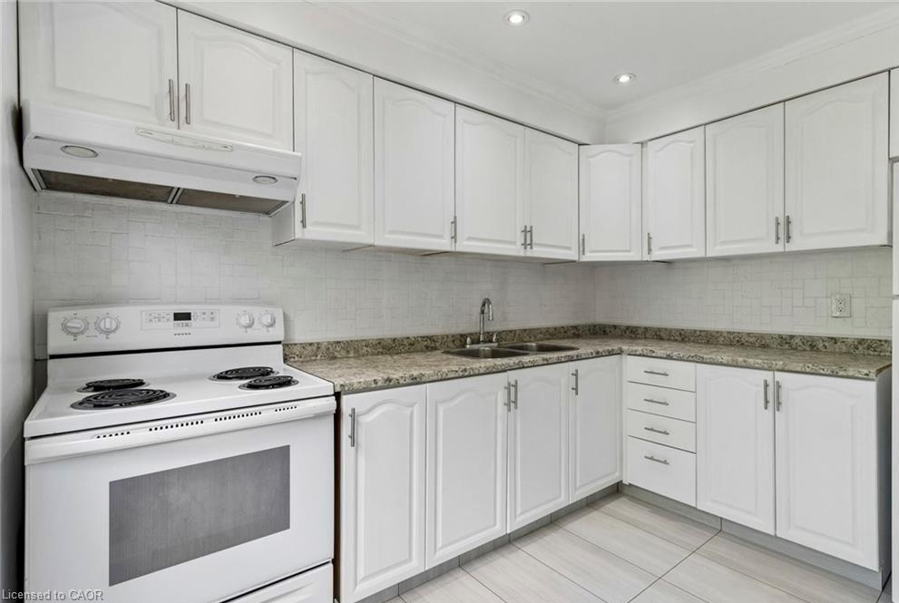 32 Lansing Square Property Photo 19