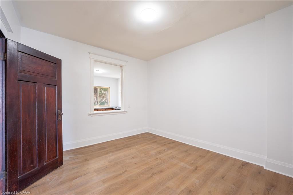1274 Barton Street E Property Photo 8