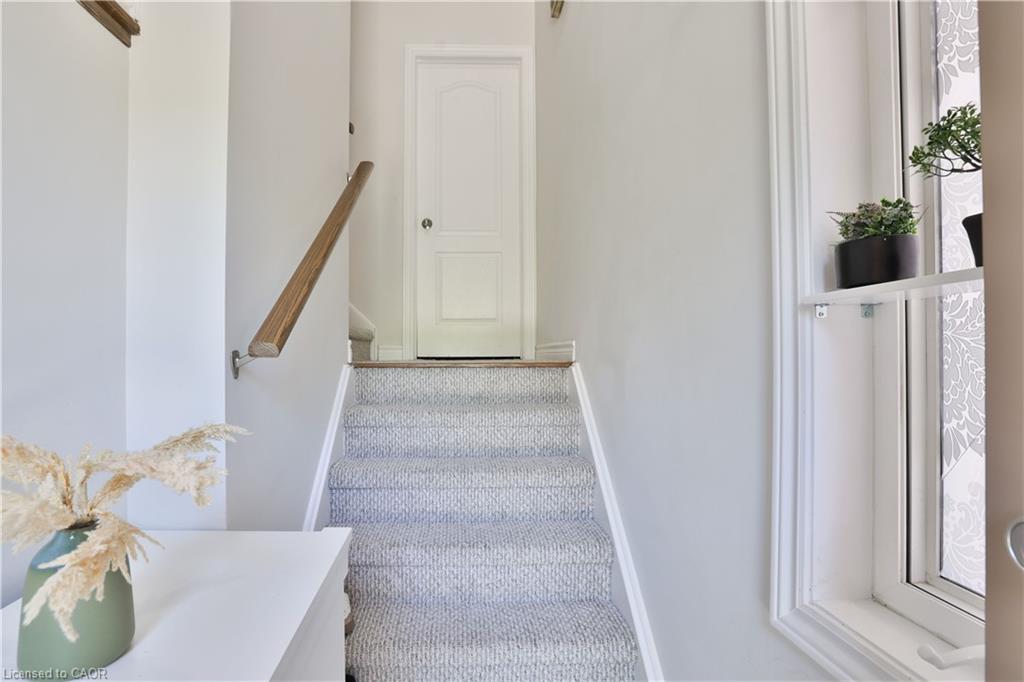 7214 Triumph Lane Property Photo 6