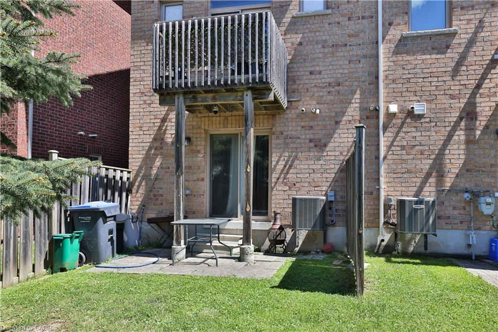 7214 Triumph Lane Property Photo 32