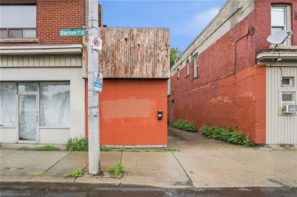 721 1/2 Barton Street E Property Photo 2