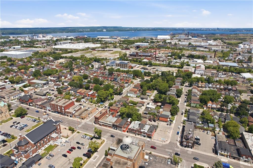 721 1/2 Barton Street E Property Photo 15
