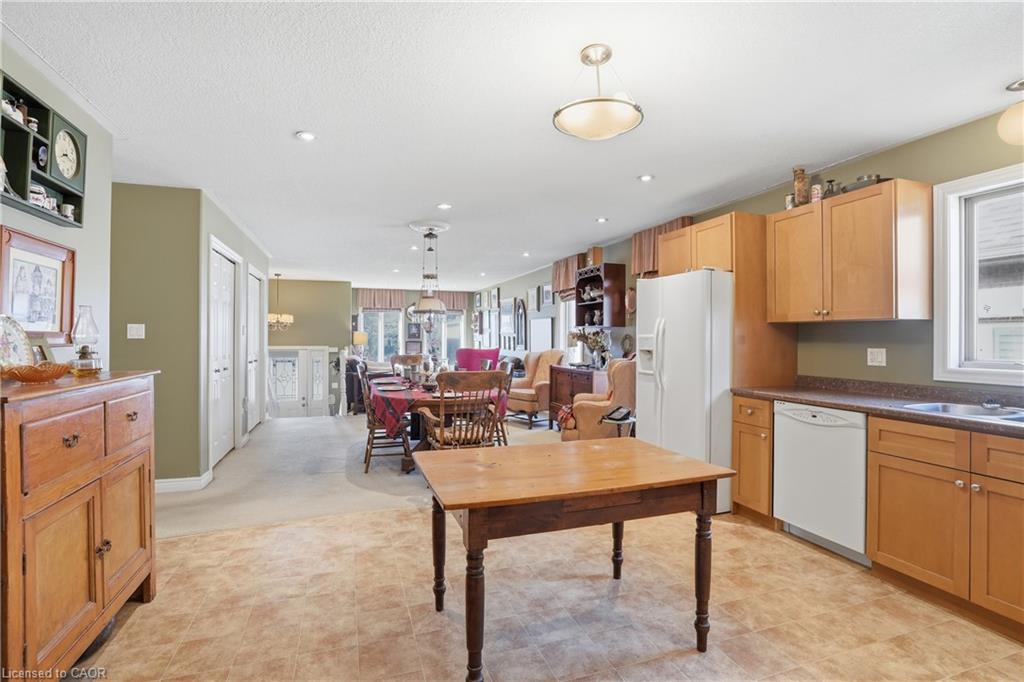 9 Pace Avenue Property Photo 8