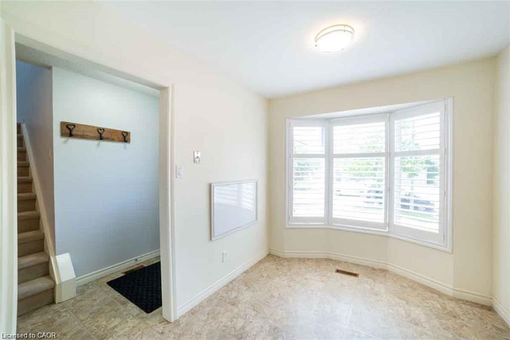19 Beachgrove Crescent Property Photo 5