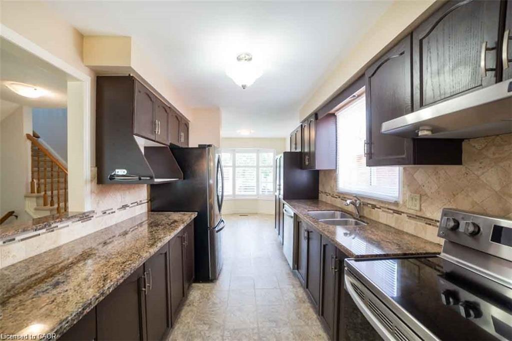 19 Beachgrove Crescent Property Photo 8