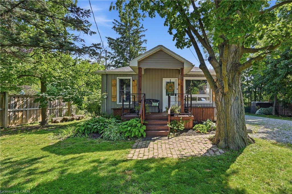 21 Renfrew Street E Property Photo 1