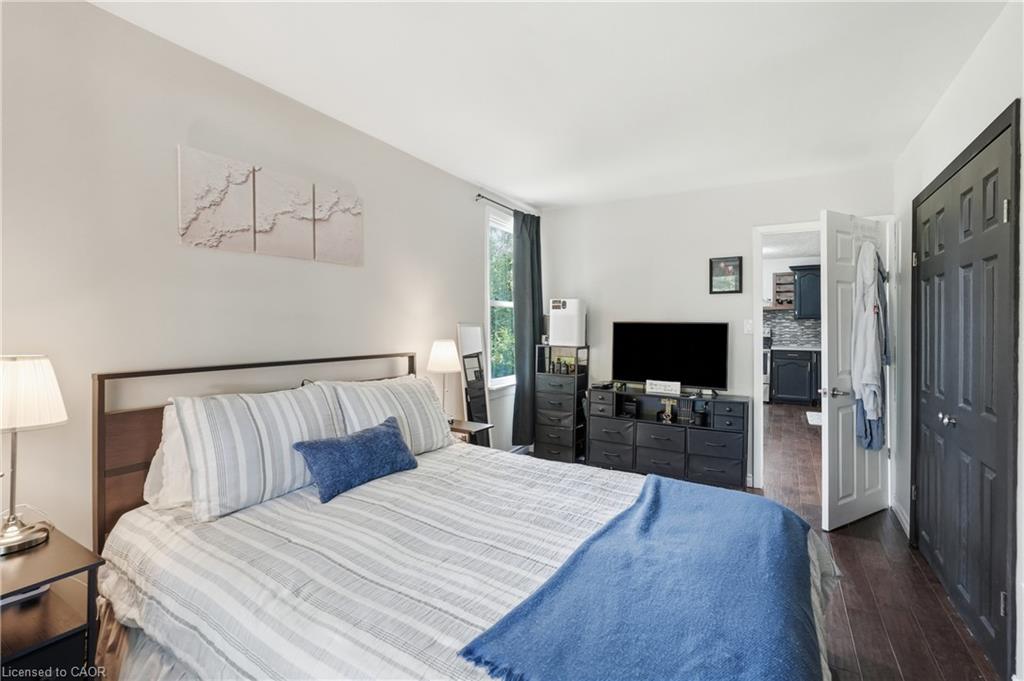 21 Renfrew Street E Property Photo 18