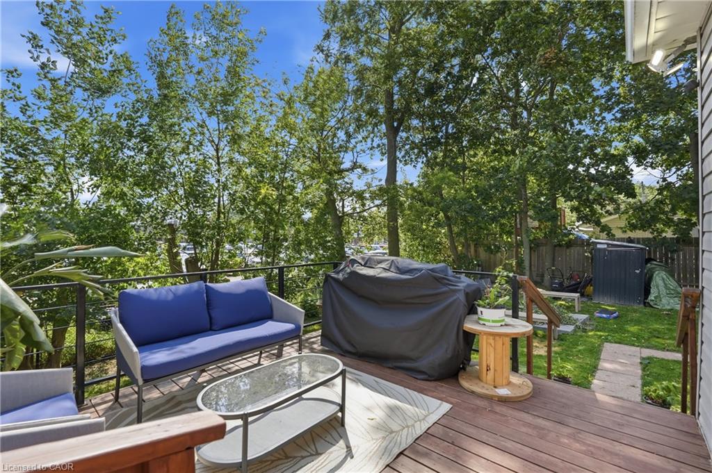 21 Renfrew Street E Property Photo 24