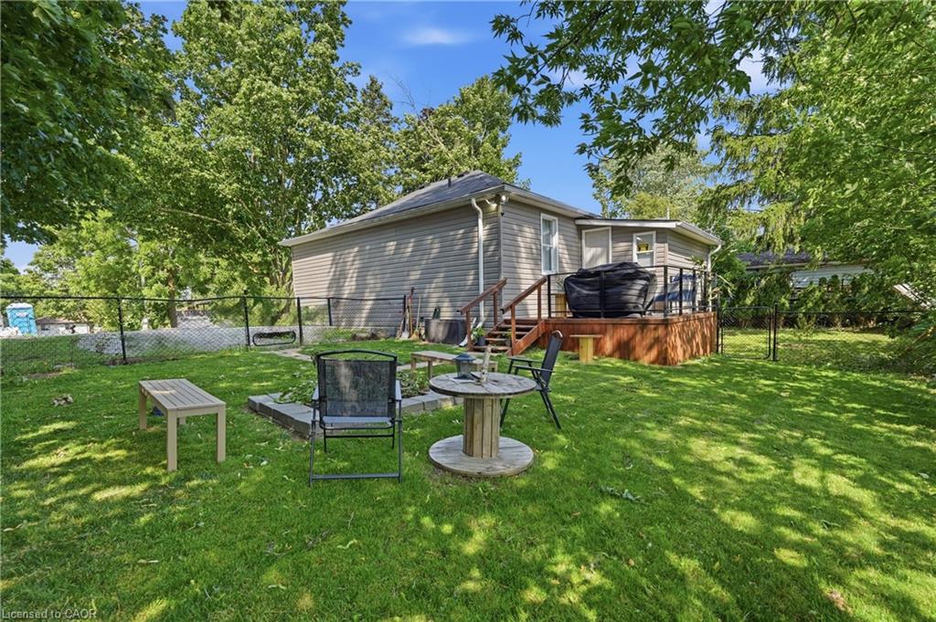 21 Renfrew Street E Property Photo 27