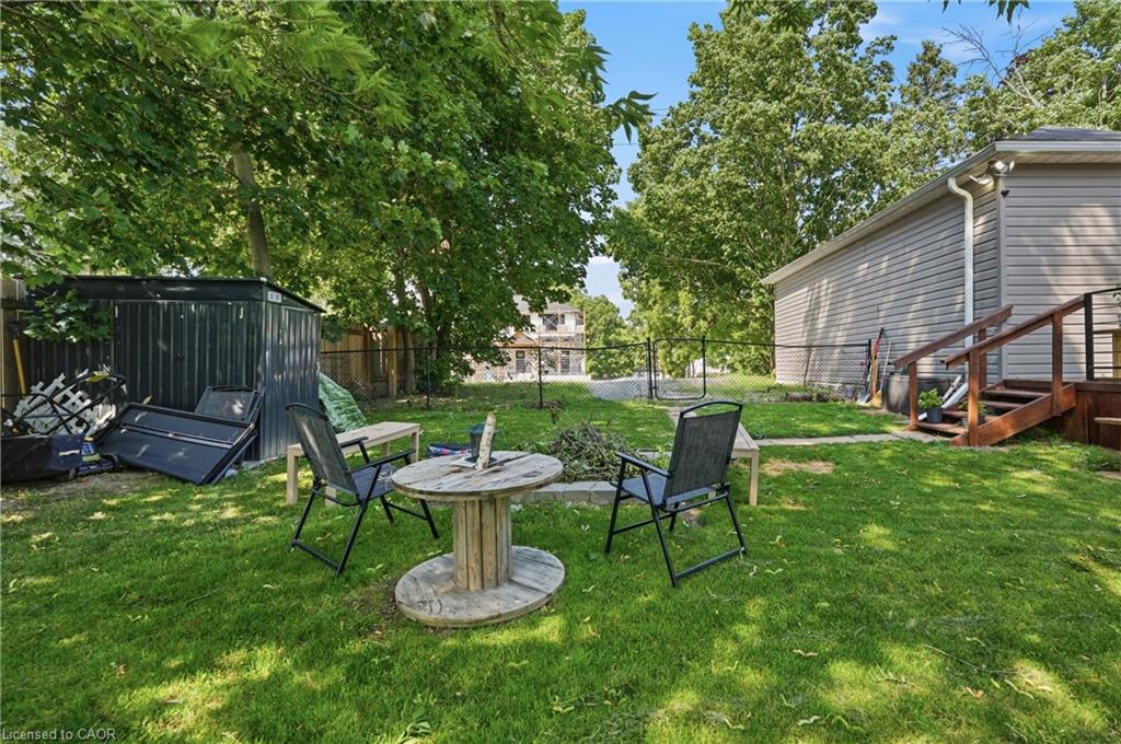 21 Renfrew Street E Property Photo 28