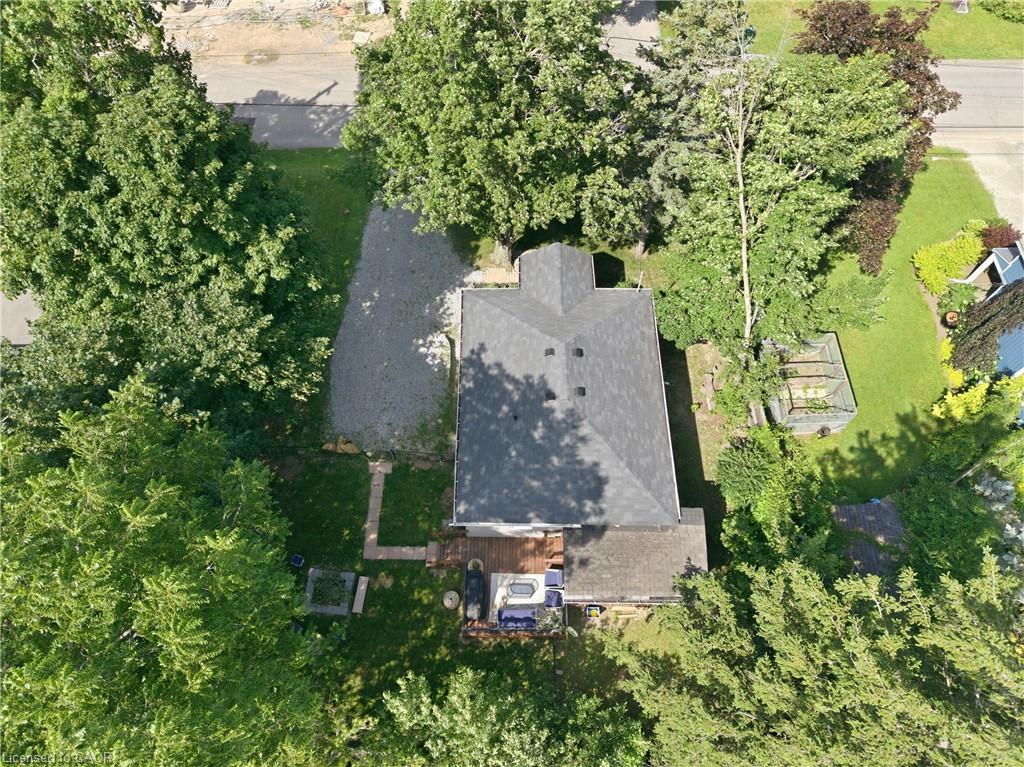 21 Renfrew Street E Property Photo 30