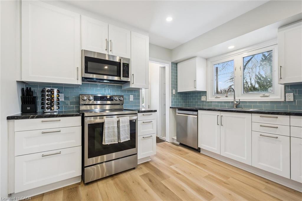 23 Hastings Boulevard Property Photo 1
