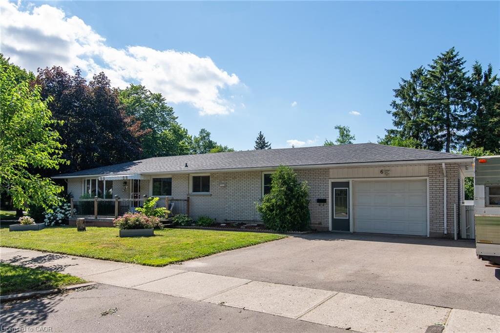 6 Strathcona Crescent Property Photo 1