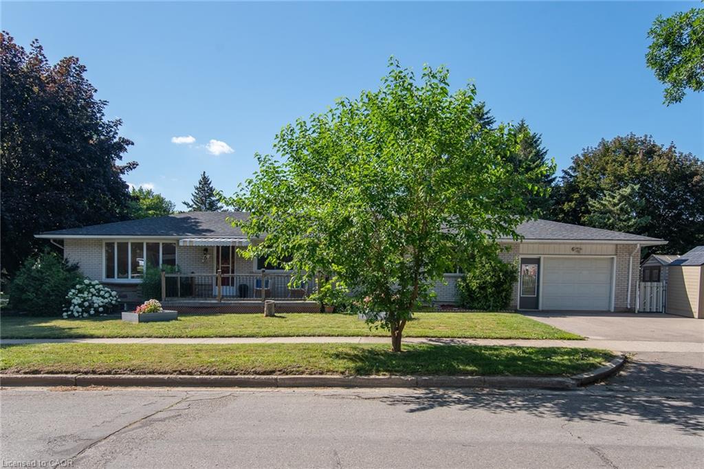 6 Strathcona Crescent Property Photo 2