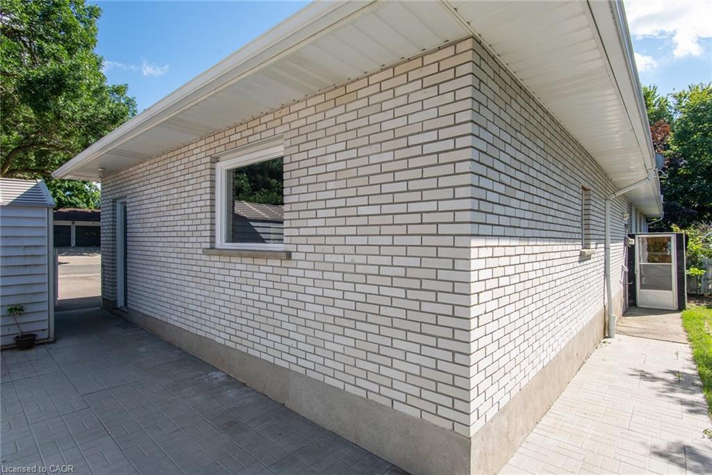 6 Strathcona Crescent Property Photo 5