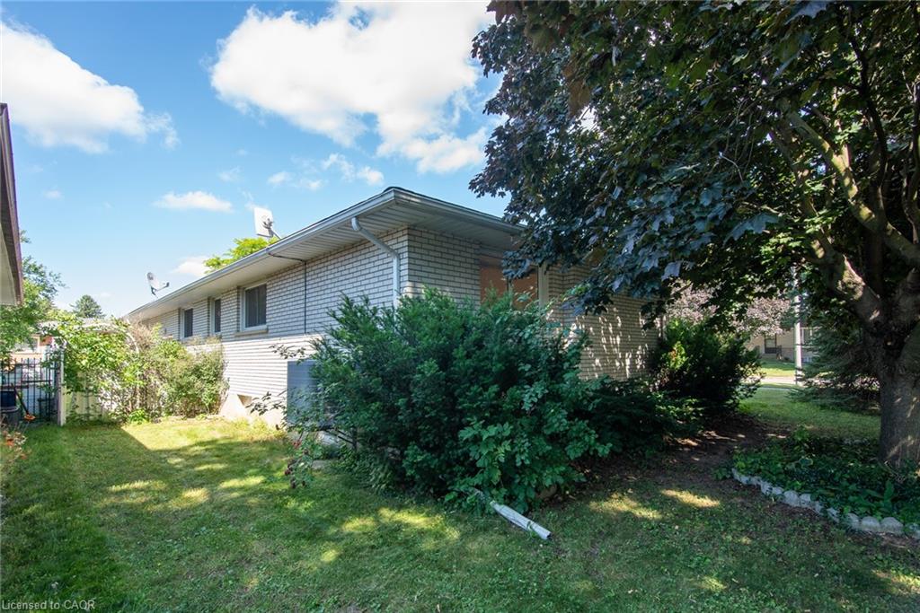 6 Strathcona Crescent Property Photo 7