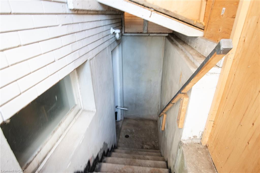 6 Strathcona Crescent Property Photo 37