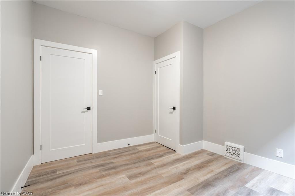 241-243 King Street W Property Photo 7