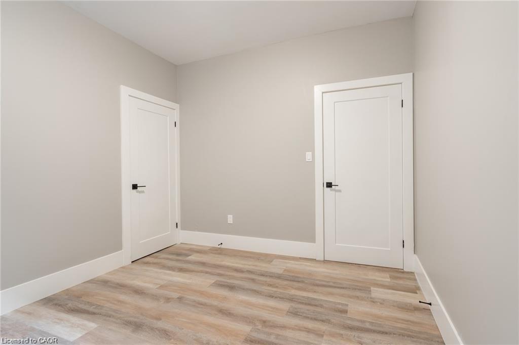 241-243 King Street W Property Photo 8