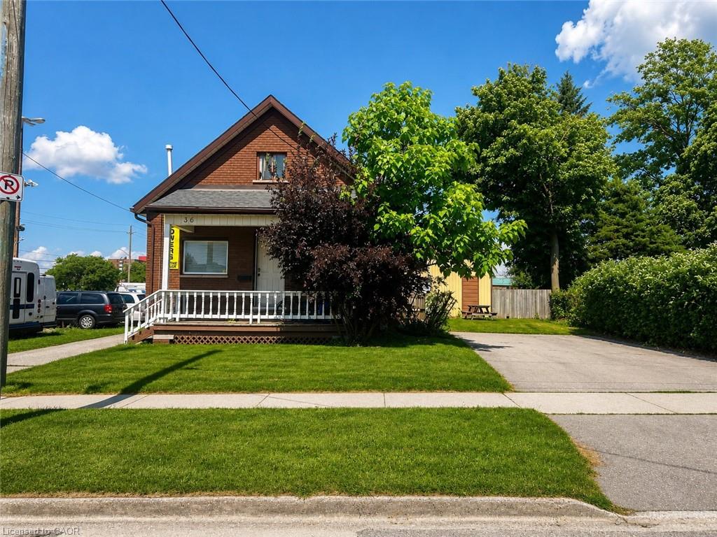 36 Devitt Avenue N Property Photo 1