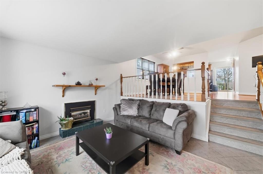 160 Davis Street Property Photo 4