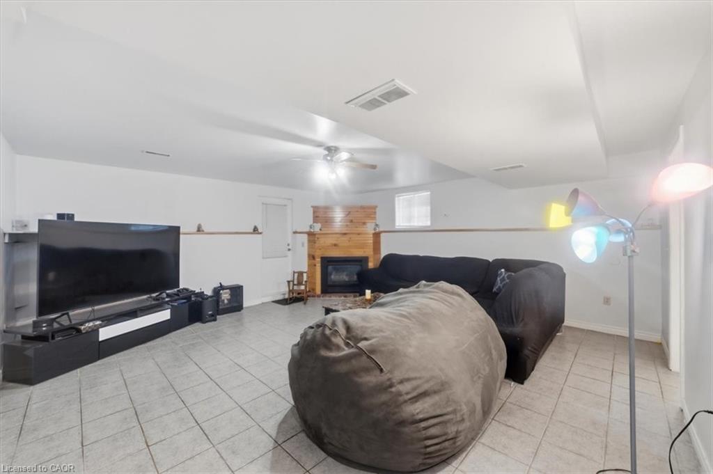 160 Davis Street Property Photo 23