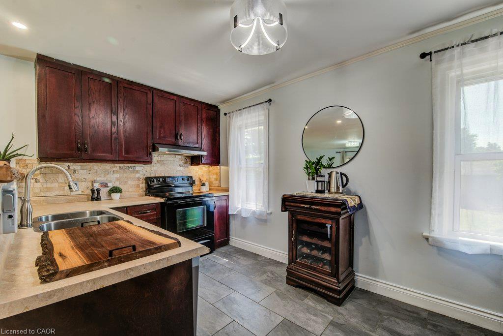 17 Crestwood Avenue Property Photo 11