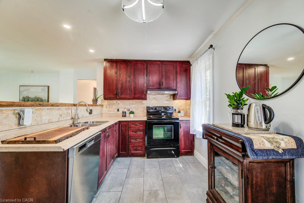 17 Crestwood Avenue Property Photo 12