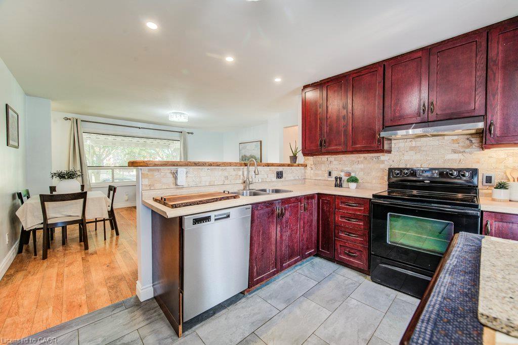 17 Crestwood Avenue Property Photo 13