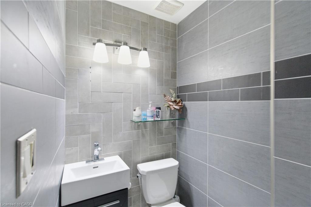 916 Stone Church Road E Property Photo 15