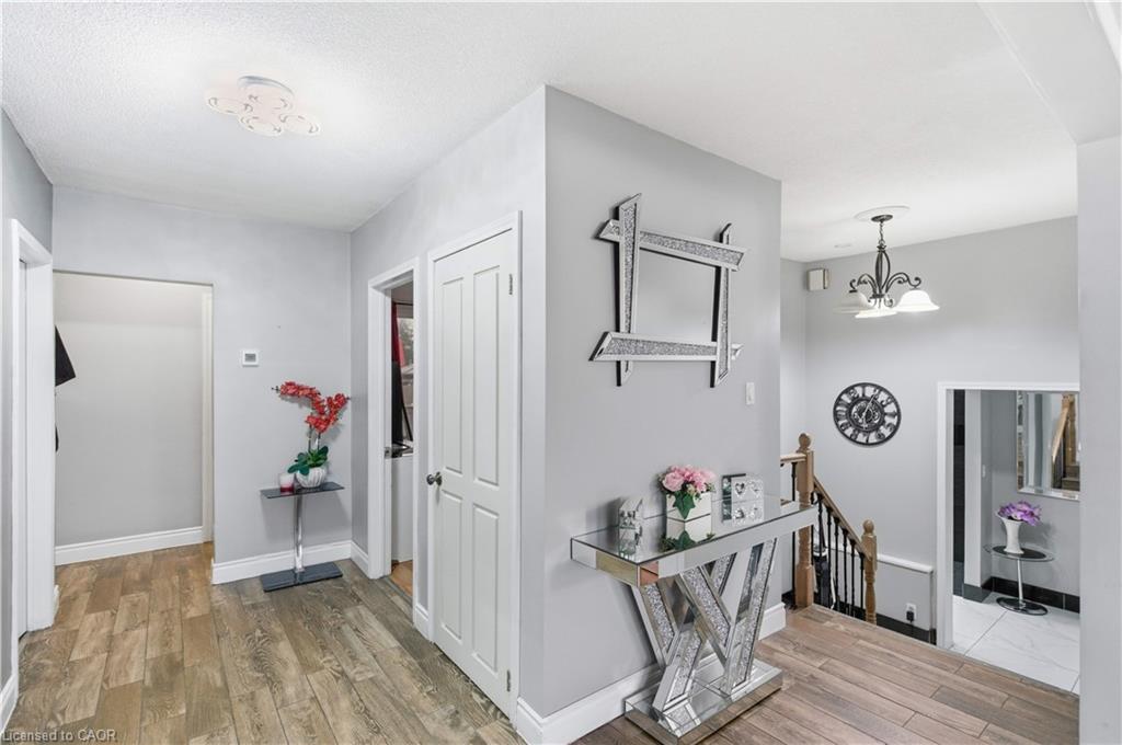 916 Stone Church Road E Property Photo 18